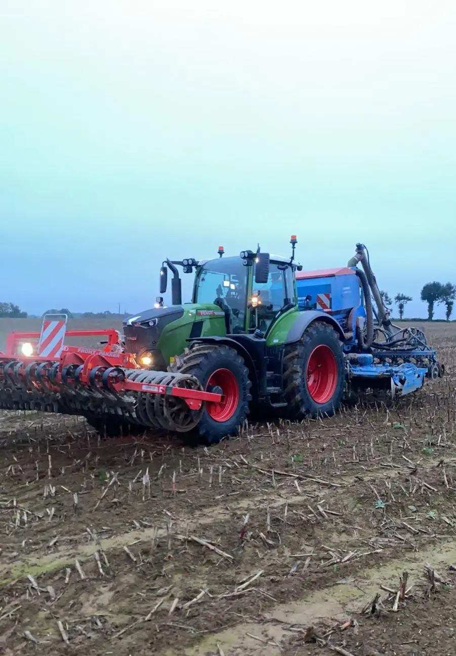 ETA Clément TP en plein semis à Broons